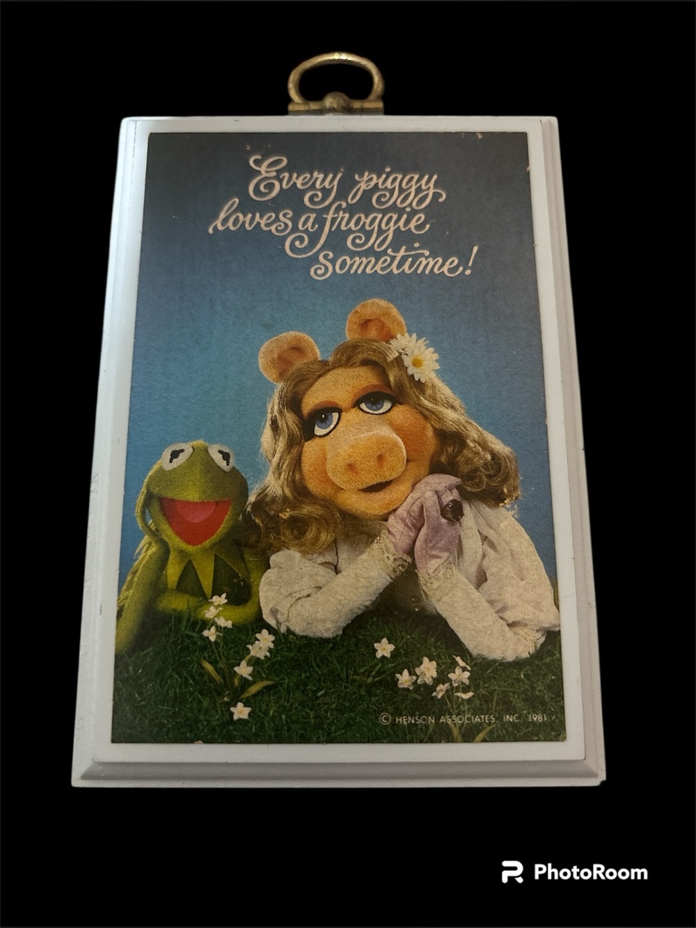 Every piggy loves a froggie sometime!" Miss piggy and Kermit Muppets Plaque 1981